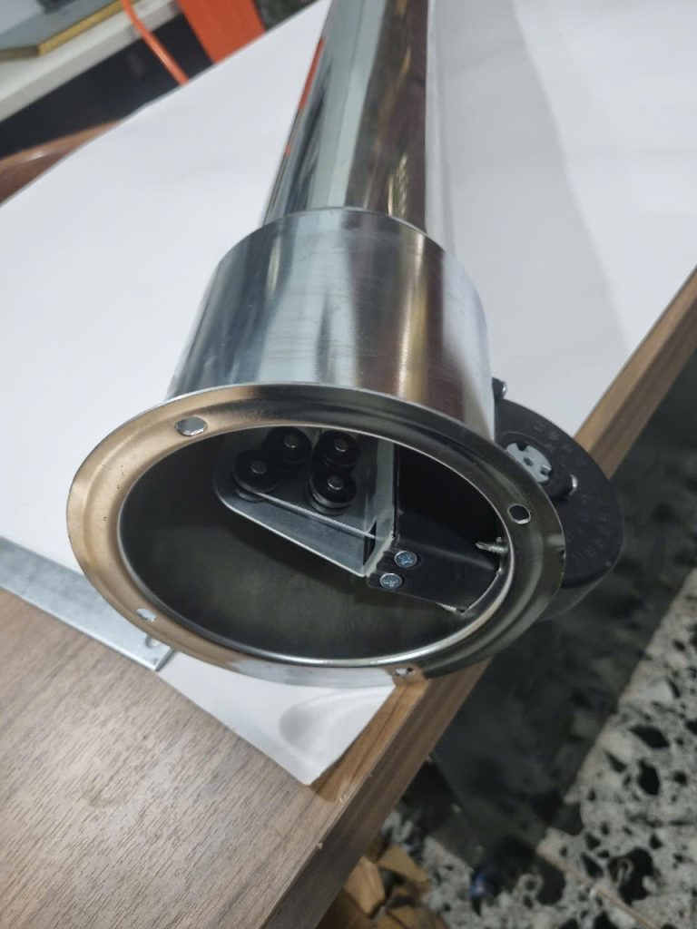 Ống cứng hút khói tại bàn nướng Hàn Quốc sử dụng hộp dây cáp