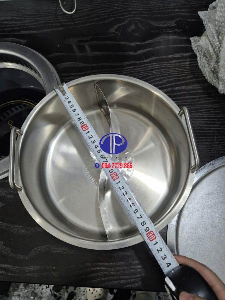 Bếp 2 ngăn gồm bếp tròn và bếp vuông