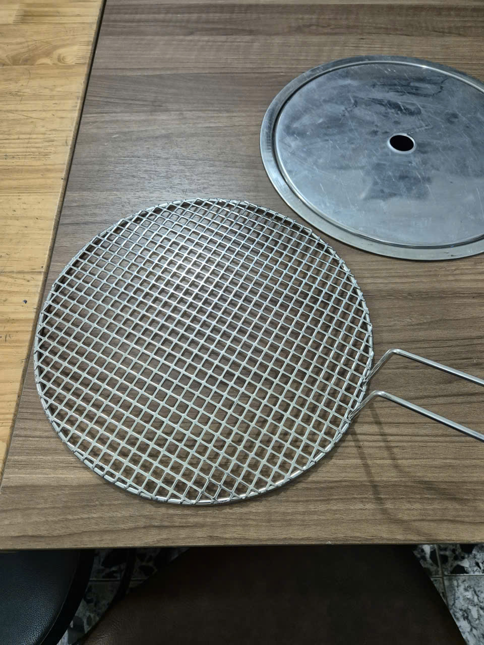 Bán buôn các loại vỉ nướng thịt ba chỉ thịt bò inox 304 chống dính giá tốt cho nhà hàng